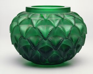 ラングドック花瓶、1929年（プレス成形グリーンガラス）